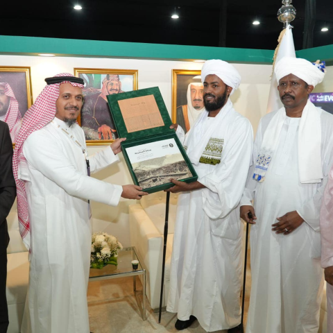 متابعة وزير الشؤون الدينية والأوقاف لأعمال الحج